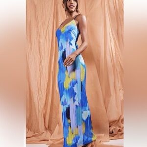 PrettyLittleThing Blue & Yellow Abstract Pleated Maxi Dress